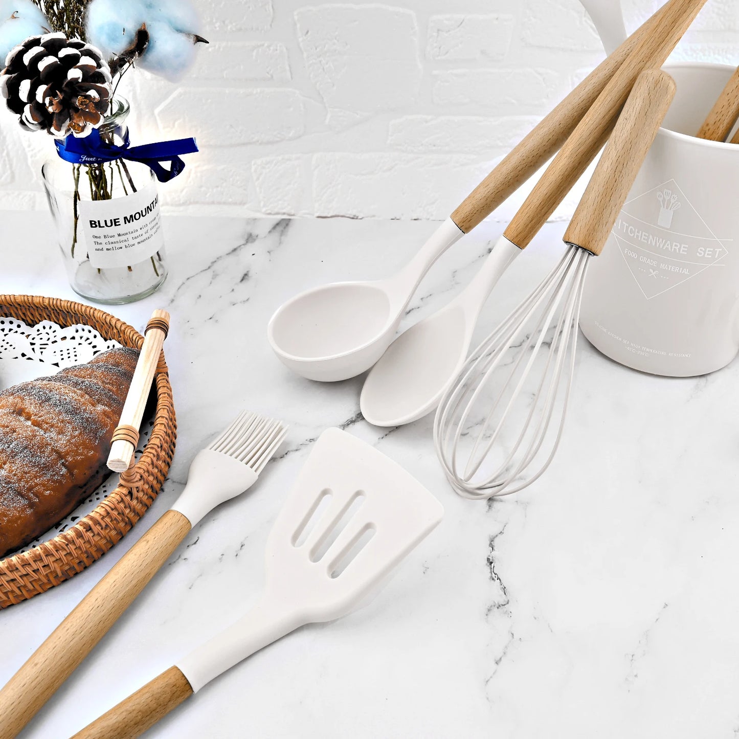 Silicone Kitchenware Cooking Utensils Set Non-stick Cookware Spatula Shovel Egg Beaters Wooden Handle Kitchen Cooking Tool Set