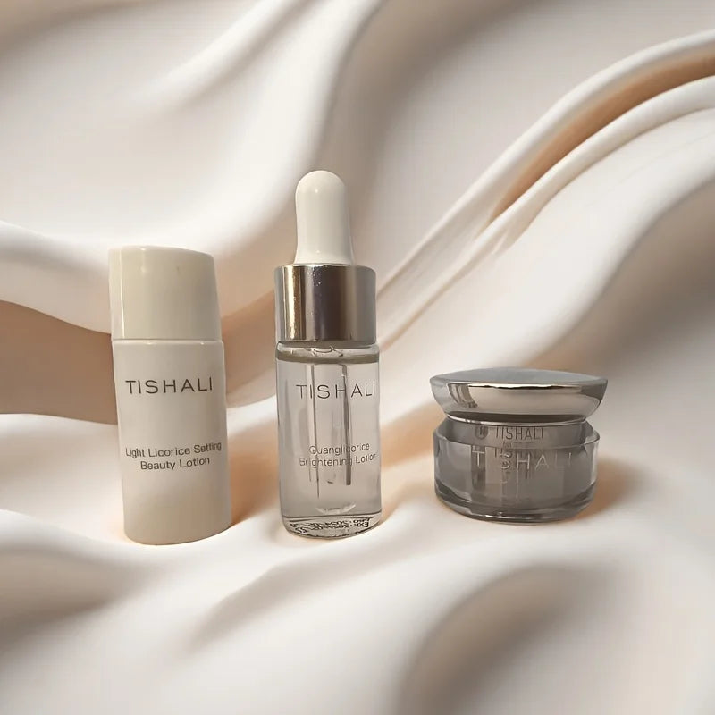 Three-piece skincare set, suitable for dry skin, moisturizes the skin, soothes dryness, and keeps the skin hydrated.