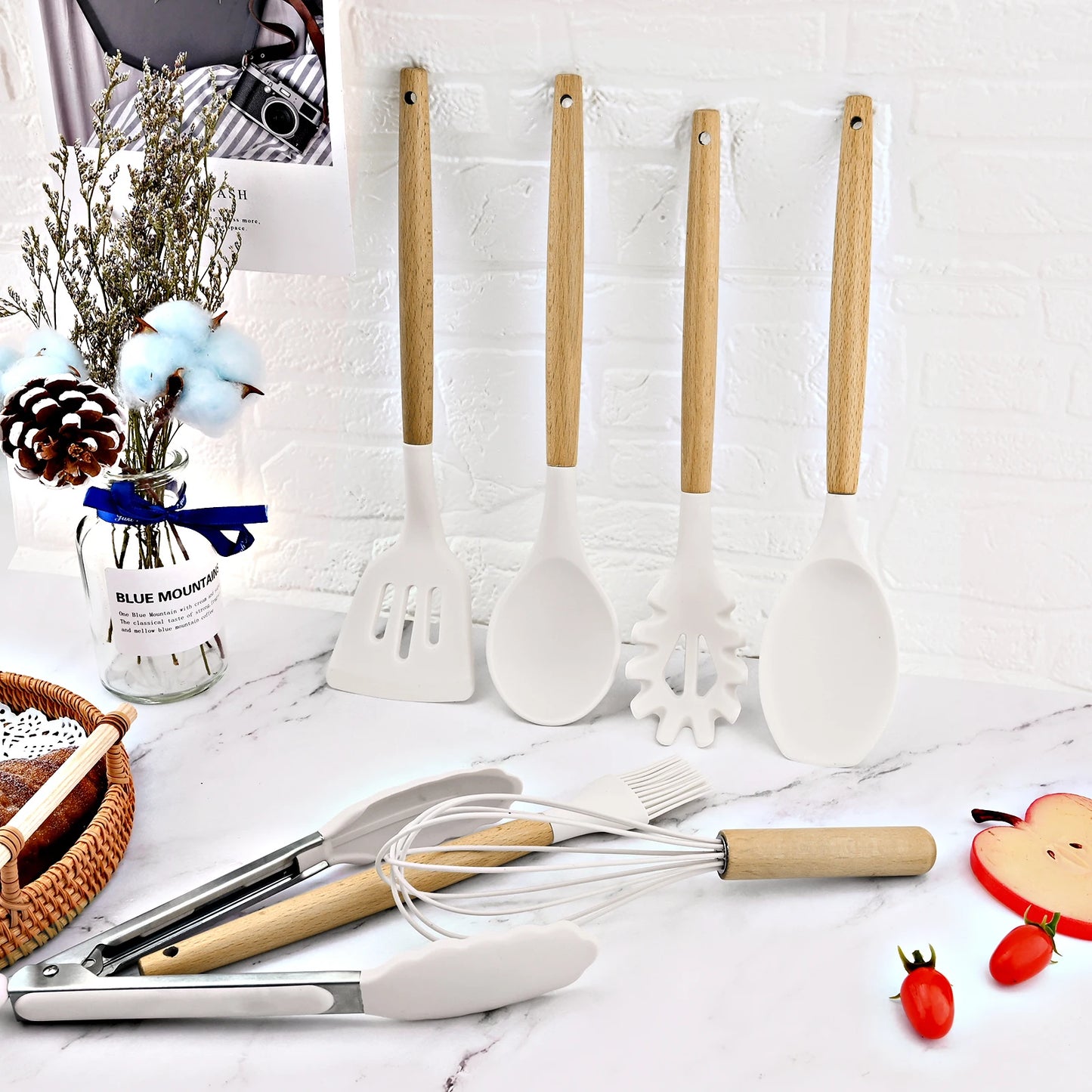 Silicone Kitchenware Cooking Utensils Set Non-stick Cookware Spatula Shovel Egg Beaters Wooden Handle Kitchen Cooking Tool Set